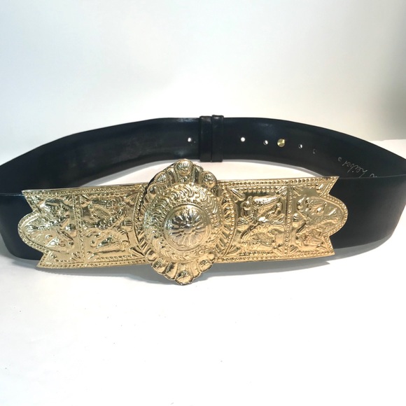 JUDITH LIEBER GOLD MEDALLION BLACK LEATHER BELT - Picture 2 of 8